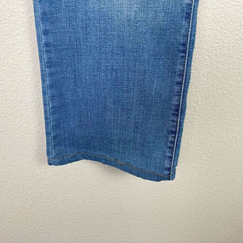 Levi's Women's Classic Bootcut Jeans Size 12 Blue Med Wash Stretch Inseam 26.5